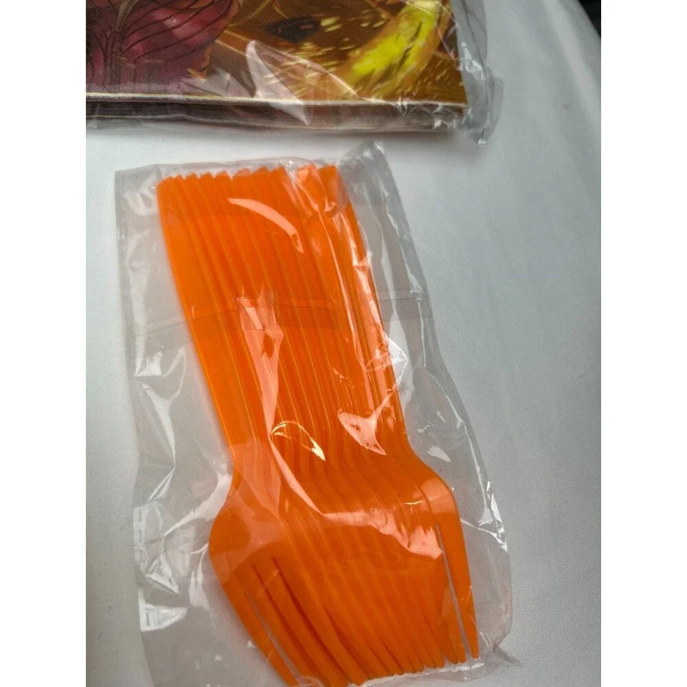 Wonder Woman Party Supplies Set Plates Cups Napkins Forks New 10 Guest